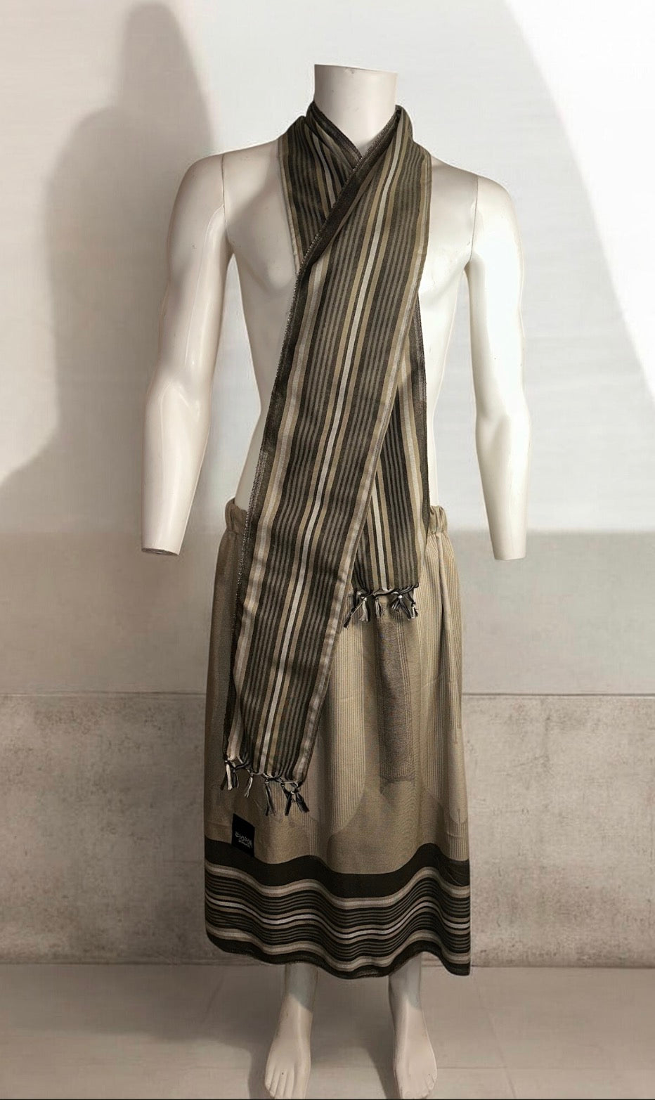 UnBothered Classical Izar & Scarf